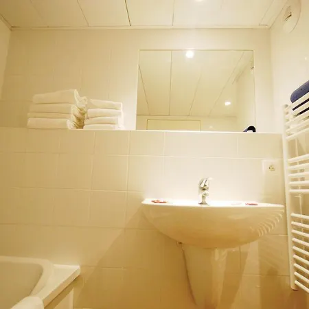 Apartment Ii *