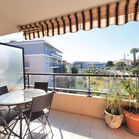 Apartment Ii *